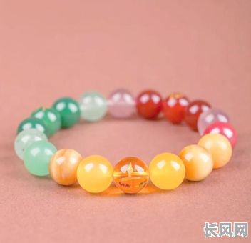 七杀格女命适合佩戴哪些饰品?这些饰品对运势有何影响?