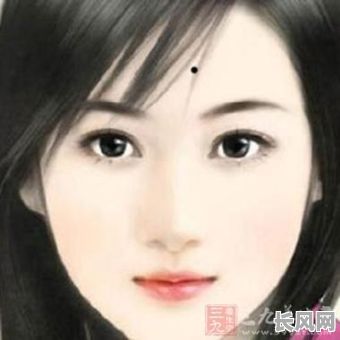 额头有个八字究竟预示着什么命运的女人？