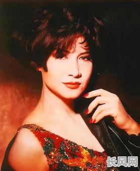 甄妮的八字命理究竟如何？她的命运走向又怎样？