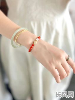 命格土重适合佩戴哪些饰品才能带来好运？