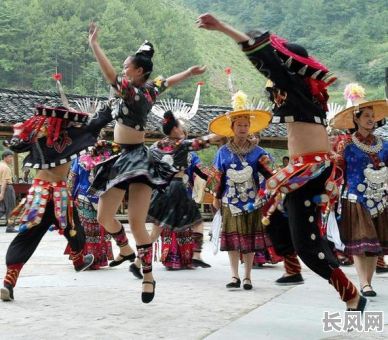 2025年布依族吉日：传统歌舞的精髓与表演要求