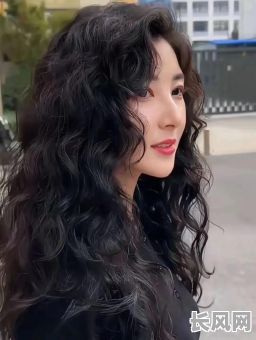 2025年2月理发吉日查询：精选吉日，打造时尚发型