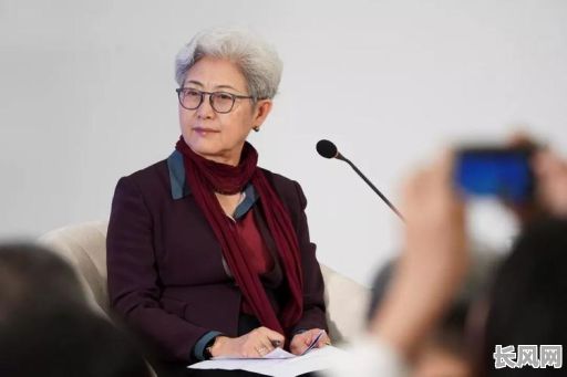 傅莹与吉日格楞关系深度解析：揭秘两位名人之间的紧密联系