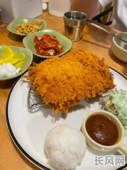 腾吉日式炸猪排：正宗日式风味，外酥里嫩，美味可口