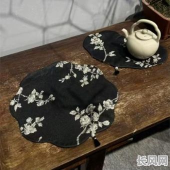 茶道吉日黑色茶_黑茶几铺什么颜色桌布