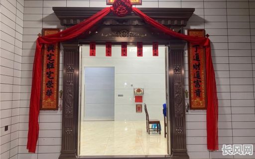 修建门头选吉日吗，建新房门头要放什么