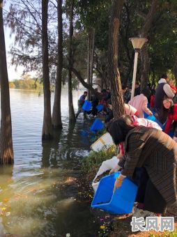 初一吉日敬请大家放生（大年初一放生）