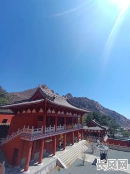吉日神山吉日寺，吉日圣山