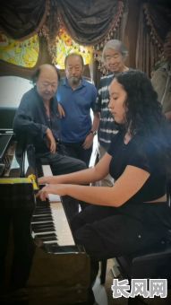 吉日格拉姓什么，吉日格愣家庭简介